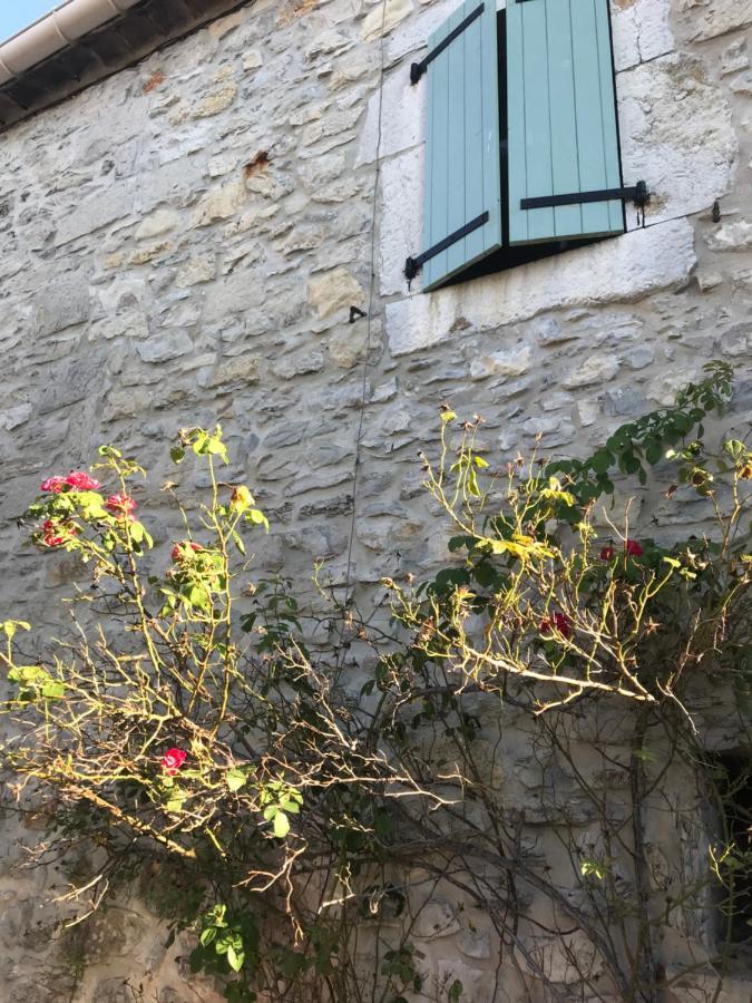 Le Mas Du Paradis Bleu Saint-Andre-de-Cruzieres Exterior photo